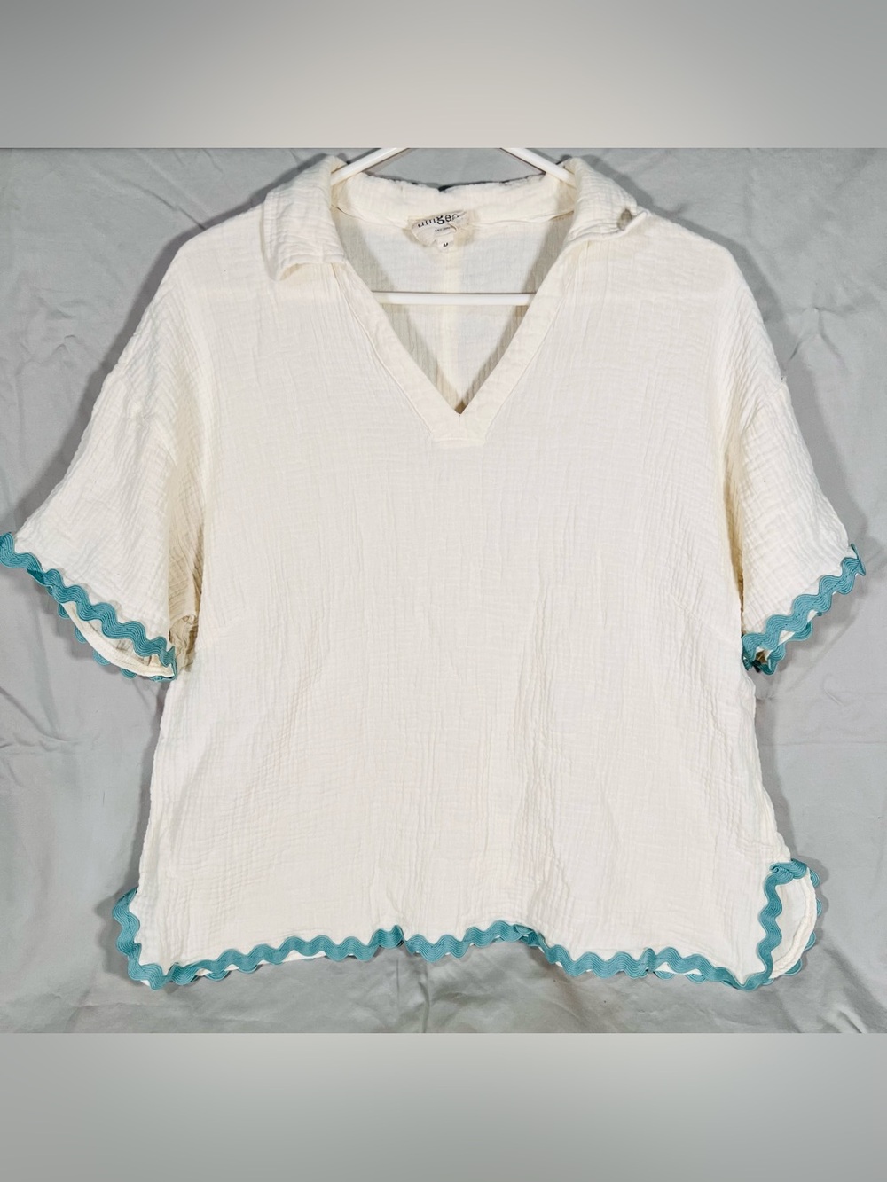B-023 Umgee Cream Textured Gauze Blouse